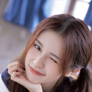 Jk少女：她一个眨眼，可爱就来了