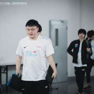 Uzi回应重返赛场：能打比赛很开心！并不在意外界评价