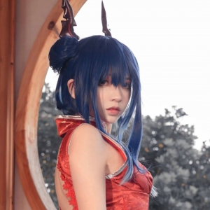 cos：明日方舟六星近卫干员旗袍老陈@疯了个猫cos正片