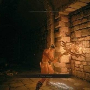 《老头环》火山官邸隐藏门用这件装备就不用敲50次啦