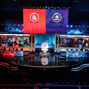 转会费800万的电竞选手，退役后去做了1小时不到200块的陪玩？ ...