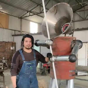 手工耿祖传“破釜沉舟跑步机”+“加油打气机器人”