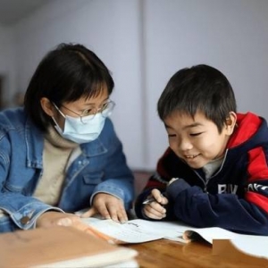 孩子写作业不认真？打一顿就好了！挨揍前后作业对比