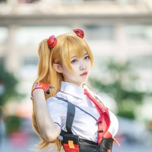 cos：专属驾驶员明日香cos正片@大大卷卷小卷