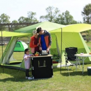 五一，出去露营了吗？网友：有草地的地方就有帐篷