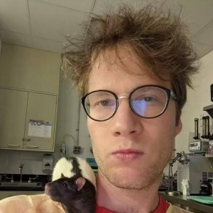 科学家教老鼠玩电子游戏！宠物老鼠能学会玩毁灭战士吗