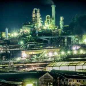 夜景神似《FF7》城市米德加 日本群马冶炼厂上热搜