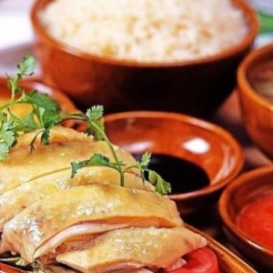 新加坡遭“鸡荒”：被称“国菜”的海南鸡饭岌岌可危