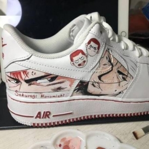 潮出水男孩！日本潮人自制杰尼龟球鞋：直接插尿管吗？