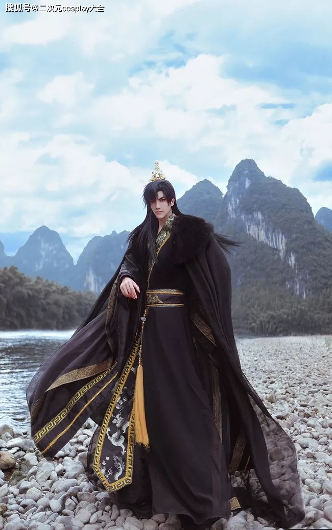 《二哈和他的白猫师尊》楚晚宁，墨燃cos，扛锄头画面太温馨啦s5.jpeg