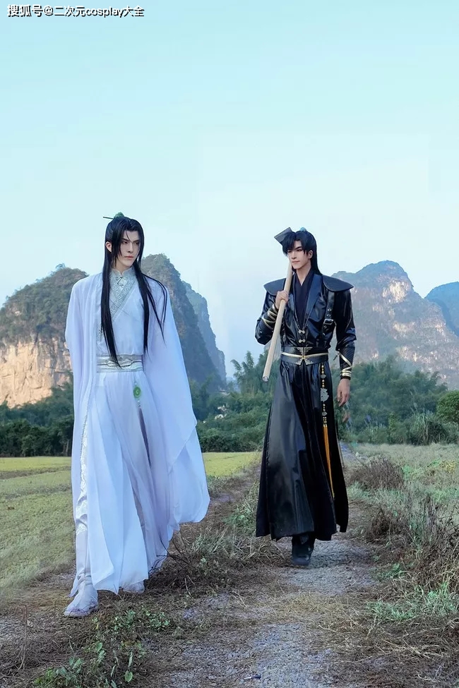 《二哈和他的白猫师尊》楚晚宁，墨燃cos，扛锄头画面太温馨啦s7.jpeg