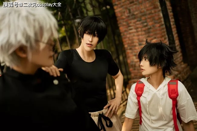 咒术回战cos：五条悟带伏黑惠上学，然后和伏黑甚尔打起来啦s6.jpeg