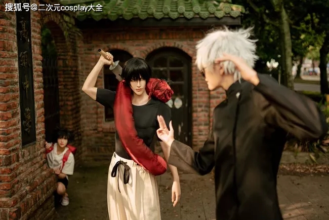 咒术回战cos：五条悟带伏黑惠上学，然后和伏黑甚尔打起来啦s8.jpeg