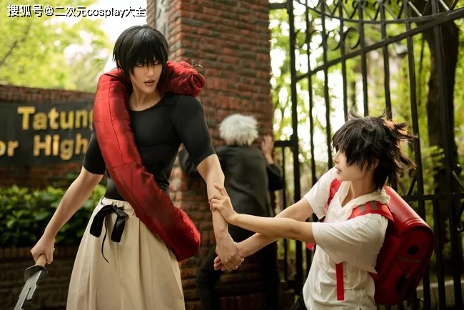 咒术回战cos：五条悟带伏黑惠上学，然后和伏黑甚尔打起来啦s12.jpeg