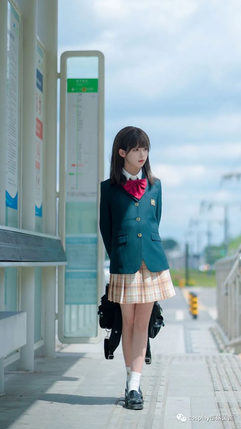 JK少女：车站上那个姑娘s2.jpeg