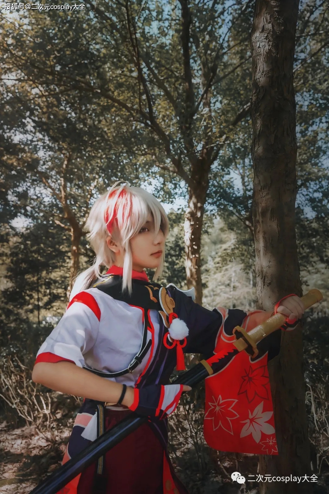 《原神》枫原万叶cos，这个眼神，有点可爱与帅气！s3.jpeg