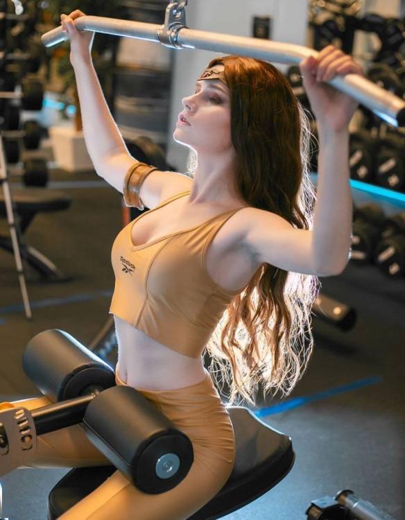 俄罗斯正妹《自杀小队》小丑女COS 热辣短裙舞女s11.jpeg